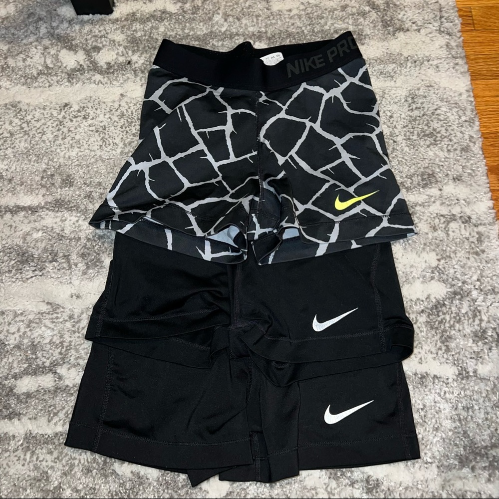Set of three Nike spandex